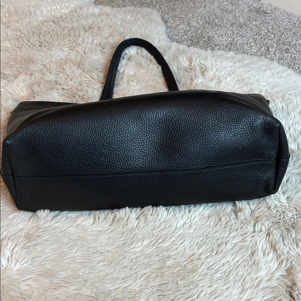 Cuyana Small Zipper Tote and Toiletries Set Black - Picture 8 of 11